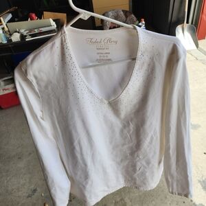 Faded Glory Cream V-Neck Long Sleeve Top